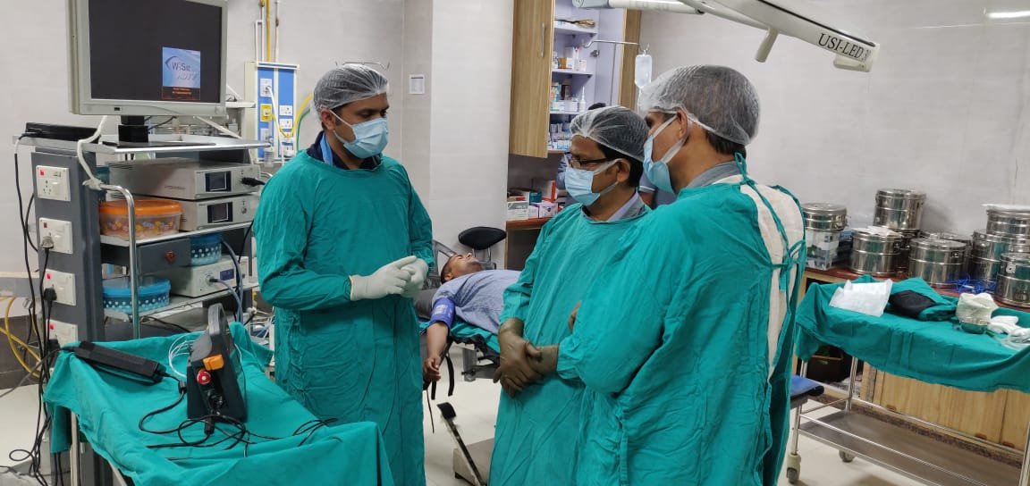 experienced M.S. Orthopaedics surgeon at Saanvi Health Care in Gorakhpur. I provide specialized care for bones, joints, and trauma with expert surgical treatment.