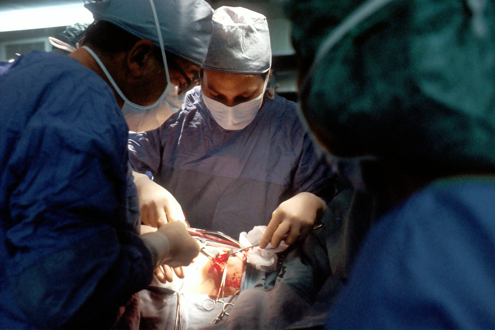 Skilled orthopaedic surgeon who specializes in surgeries related to bones and joints at Saanvi Health Care in Gorakhpur.